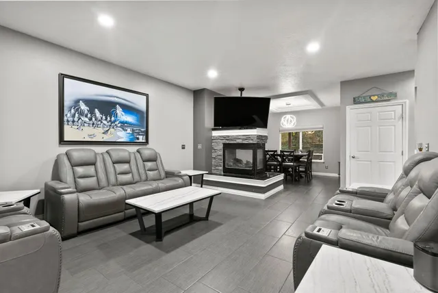 $939,000 | 12808 North North Park Street, Newman Lake, WA 99025