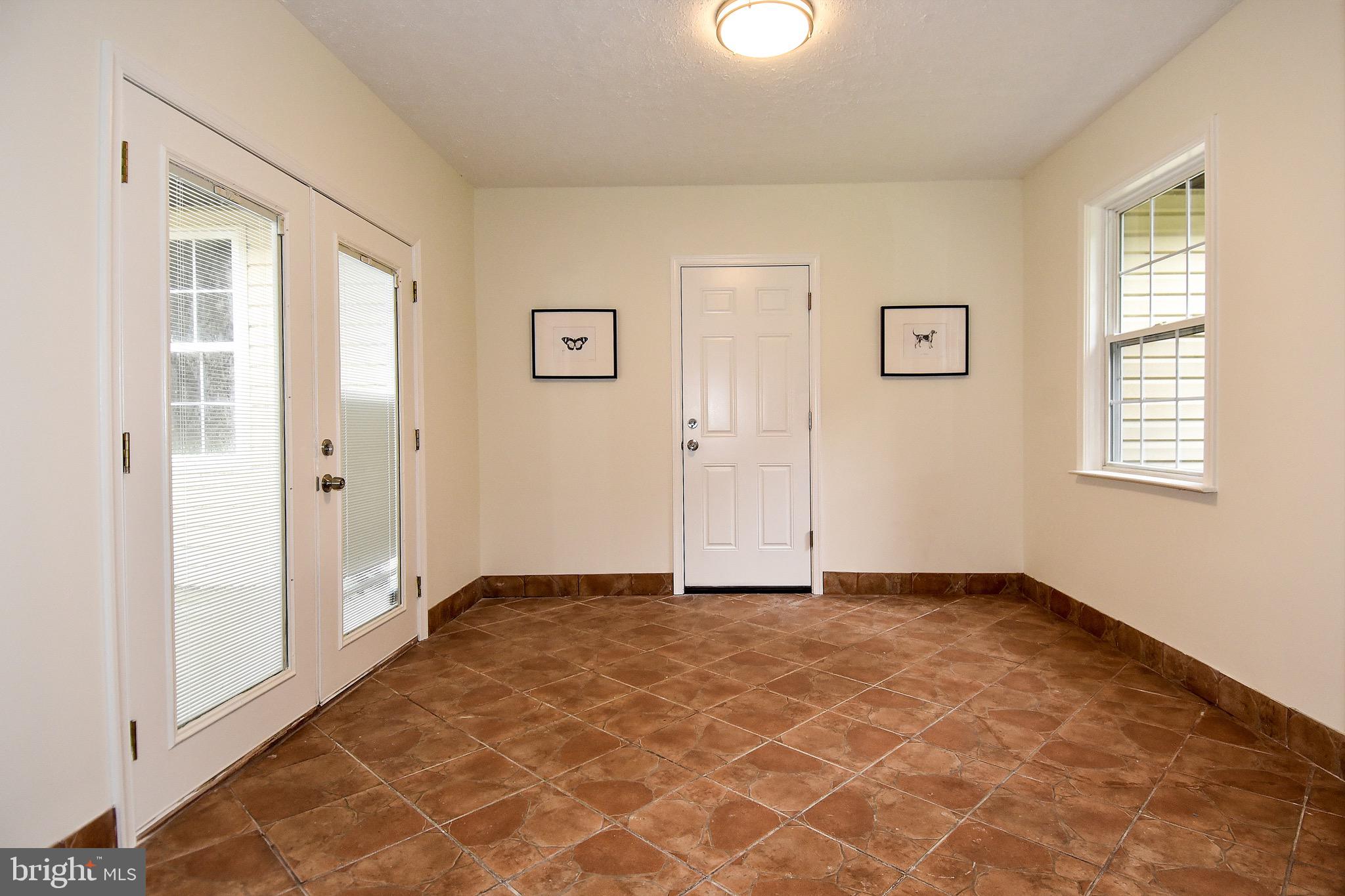 16245 Inheritance Drive Brandywine, MD 20613 - Photo 3 of 56 Foyer / Mudroom