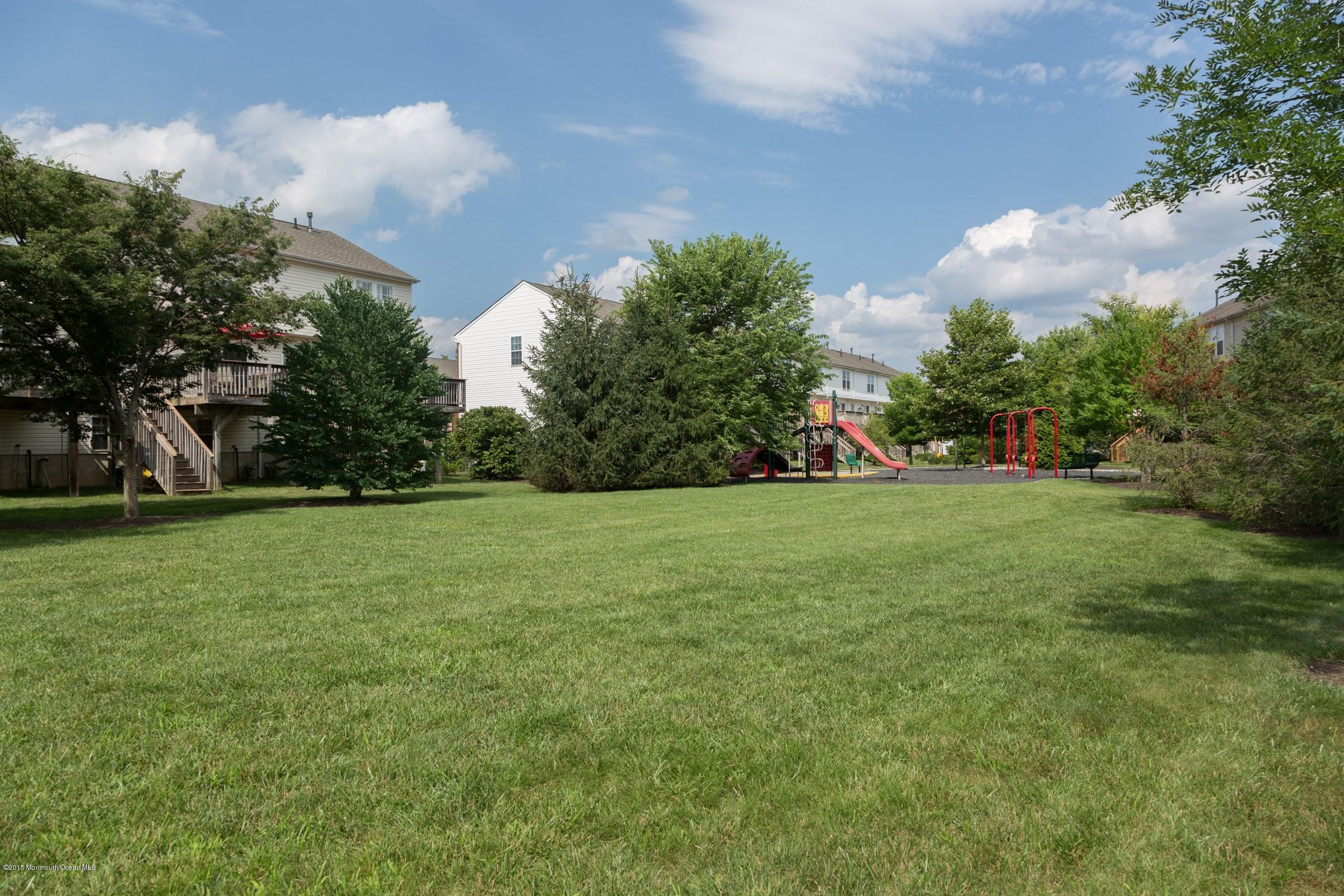 54 Saxton Road Farmingdale, NJ 07727 - Photo 17 of 23 Common Area