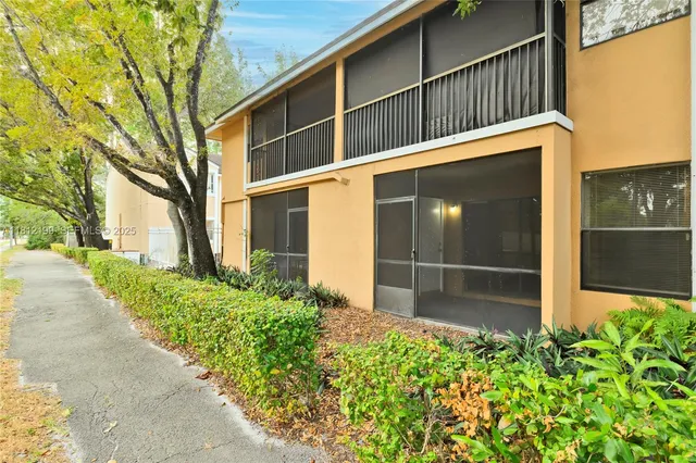 $264,900 | 8109 Southwest 21st Court, Unit 8109, Miramar, FL 33025