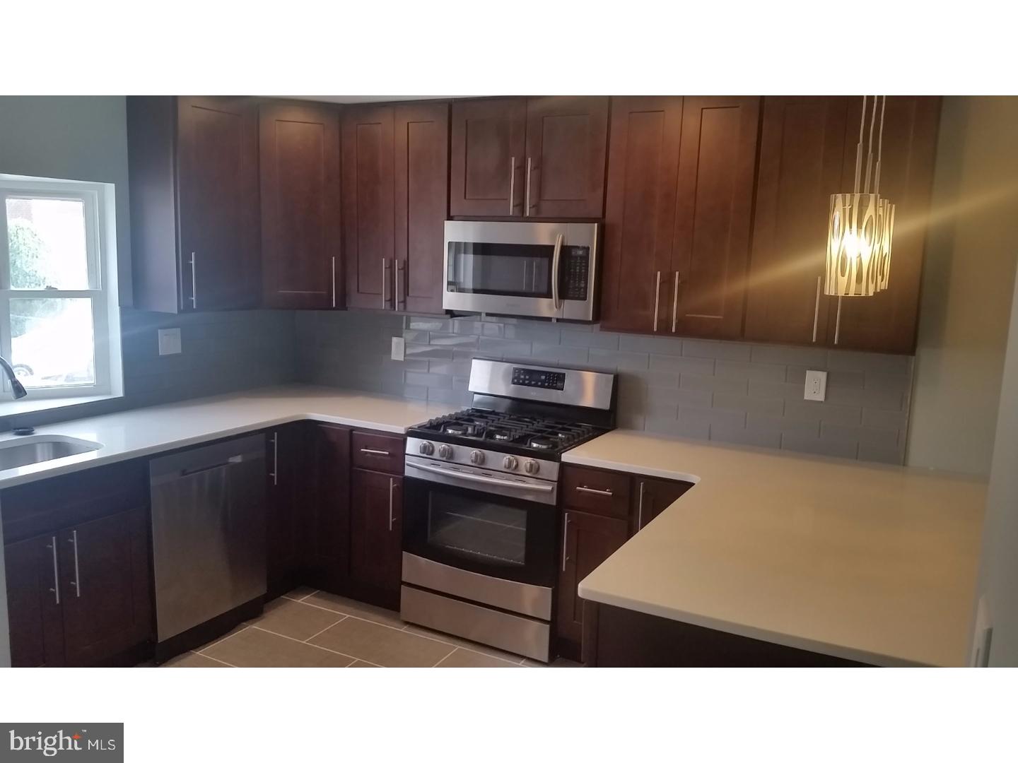3324 Fairdale Road Philadelphia, PA 19154 - Photo 3 of 10