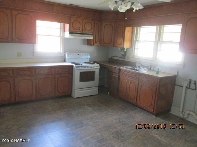 4610 Old Cherry Point Road New Bern, NC 28560 - Photo 3 of 11 Kitchen
