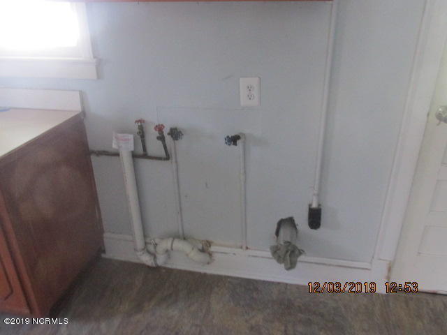 4610 Old Cherry Point Road New Bern, NC 28560 - Photo 9 of 11 Laundry Hook Ups