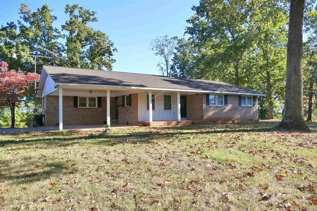 $279,900 | 238 Lakeview Drive, Blacksburg, SC 29702