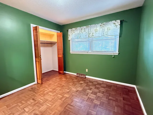 $279,900 | 238 Lakeview Drive, Blacksburg, SC 29702