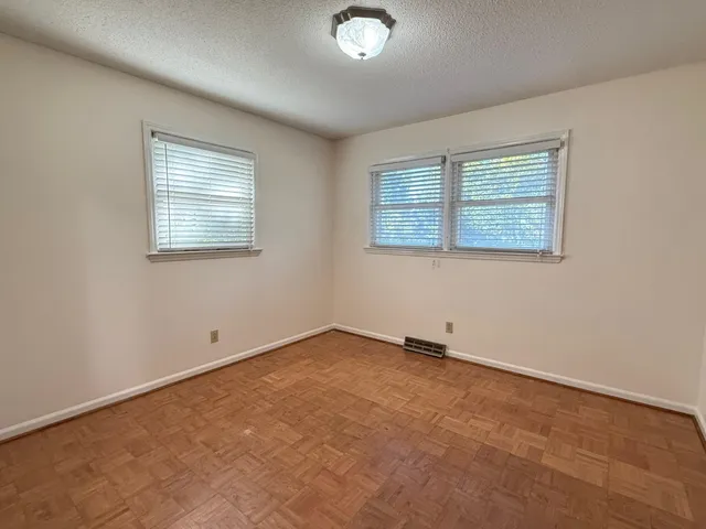 $279,900 | 238 Lakeview Drive, Blacksburg, SC 29702