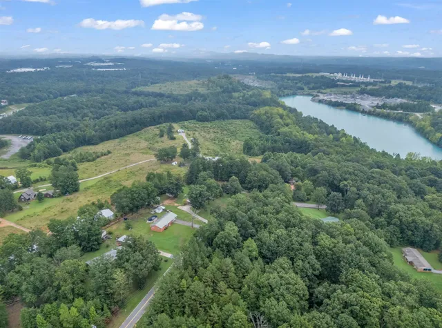 $279,900 | 238 Lakeview Drive, Blacksburg, SC 29702