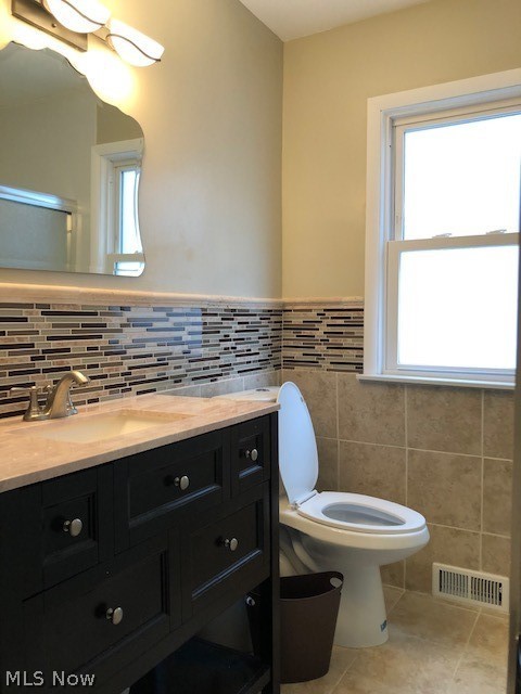 4125 Stonehaven Road Cleveland, OH 44121 - Photo 9 of 13
