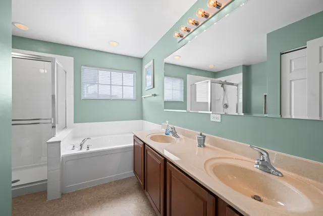 $250,000 | 1246 Chesterton Drive, Unit 2, Volo, IL 60020