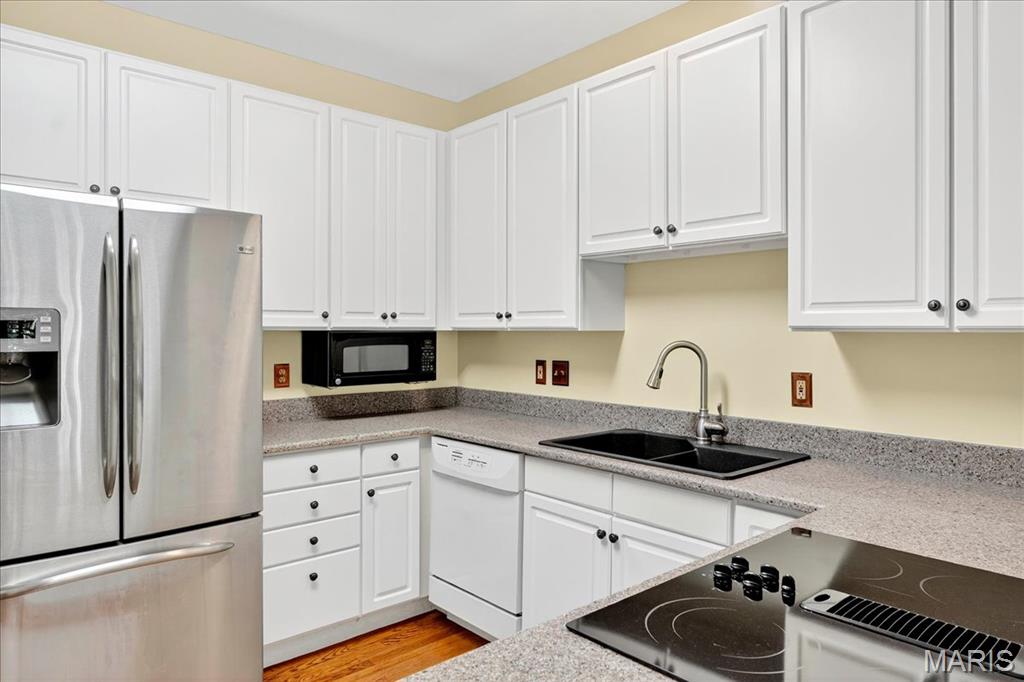 153 Vonbehren Drive Chesterfield, MO 63005 - Photo 12 of 57