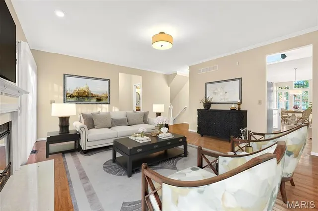 $470,000 | 153 Vonbehren Drive, Chesterfield, MO 63005