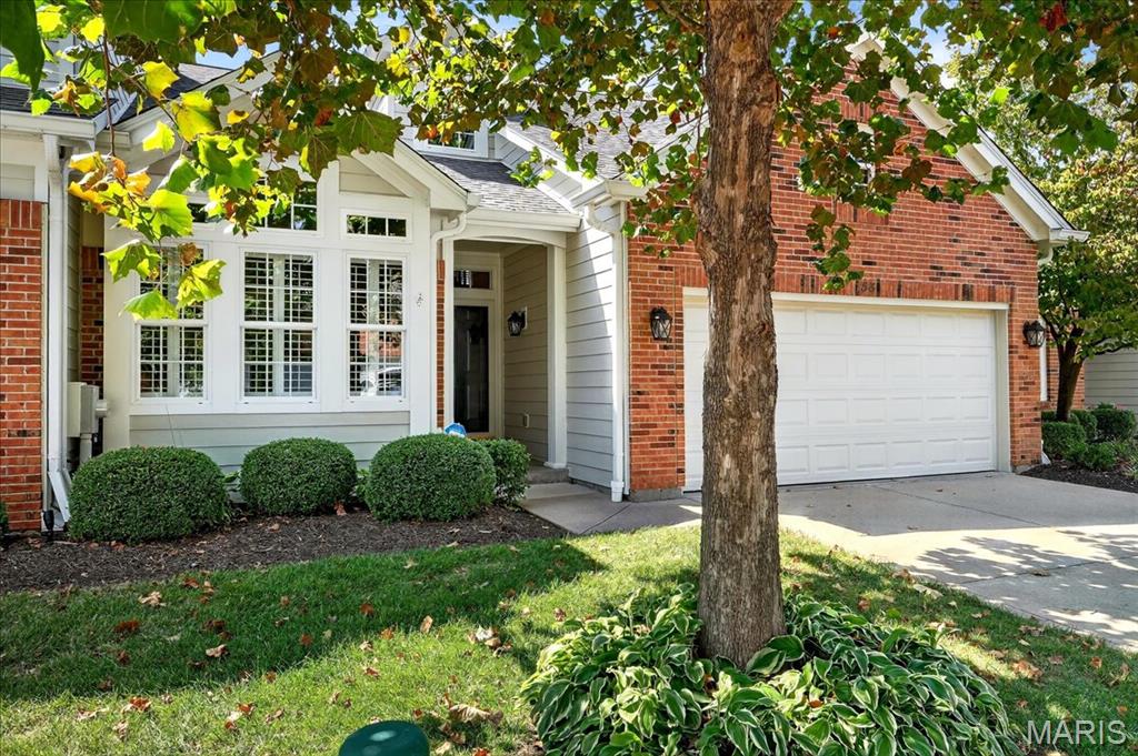 153 Vonbehren Drive Chesterfield, MO 63005 - Photo 2 of 57