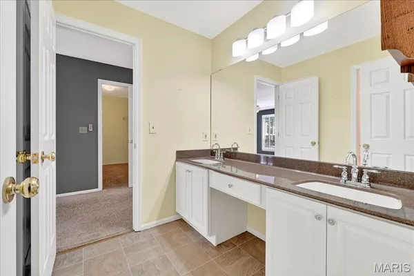 $470,000 | 153 Vonbehren Drive, Chesterfield, MO 63005