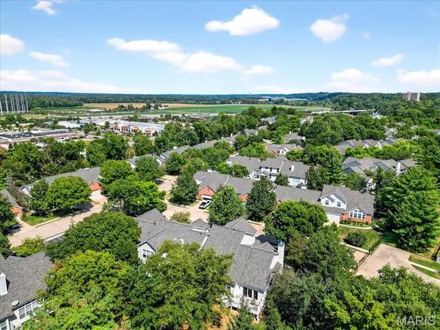 $480,000 | 153 Vonbehren Drive, Chesterfield, MO 63005