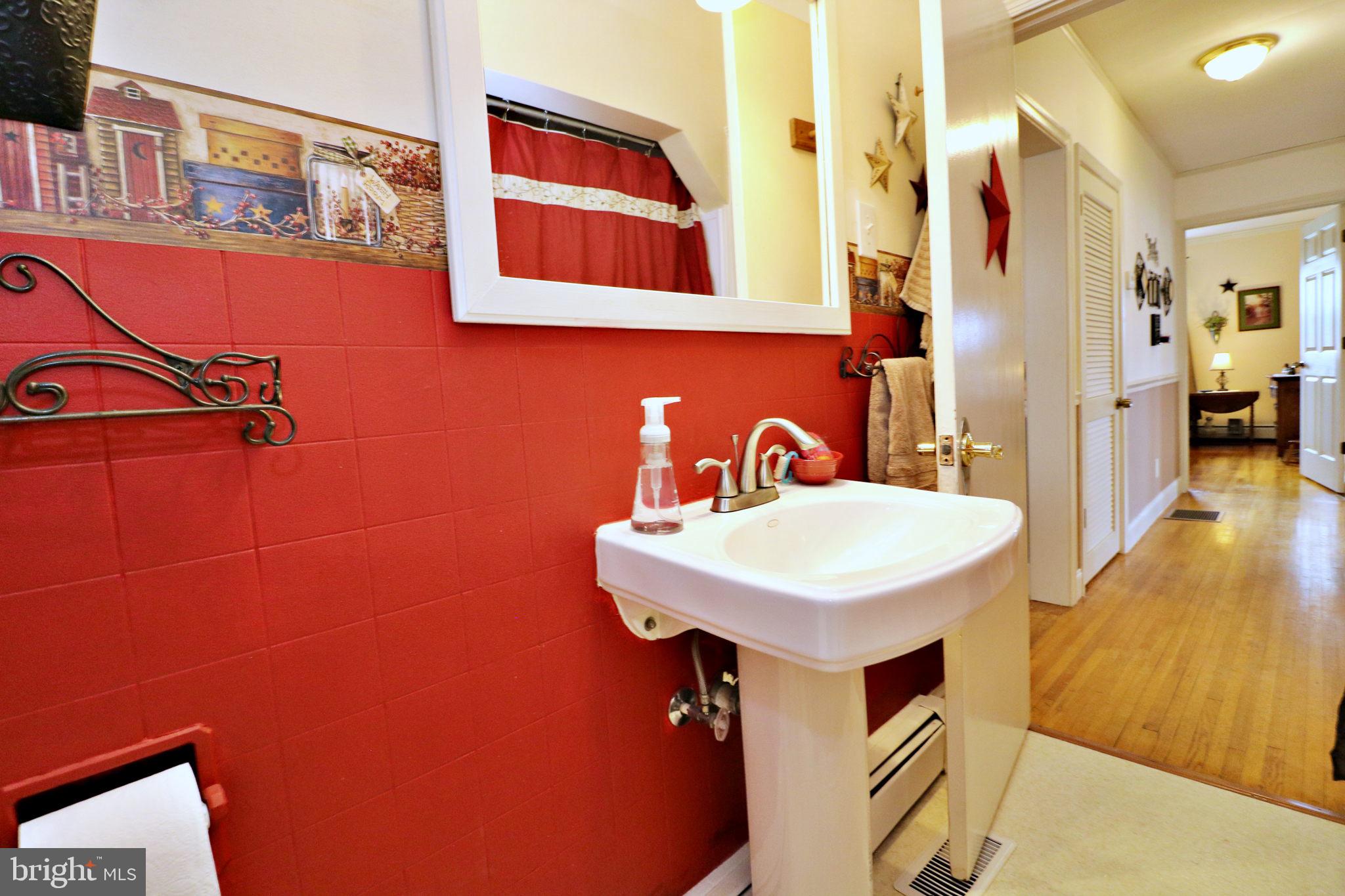 118 West 4th Avenue Ranson, WV 25438 - Photo 36 of 65 Main Level Bath