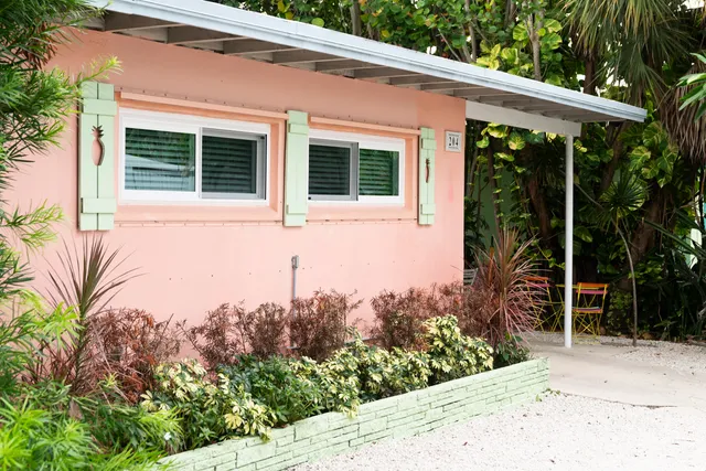 $950,000 | 204 Coral Road, Boynton Beach, FL 33435