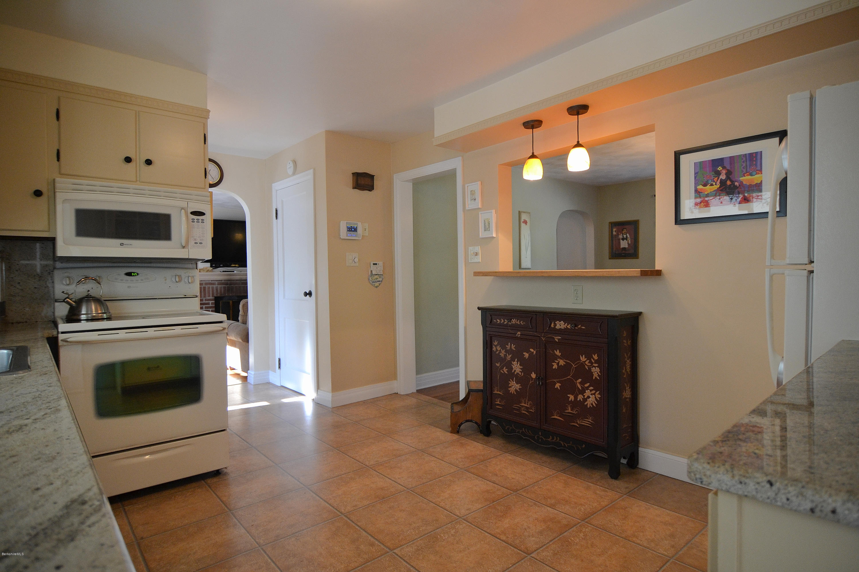 36 Valentine Road Pittsfield, MA 01201 - Photo 13 of 30 Kitchen