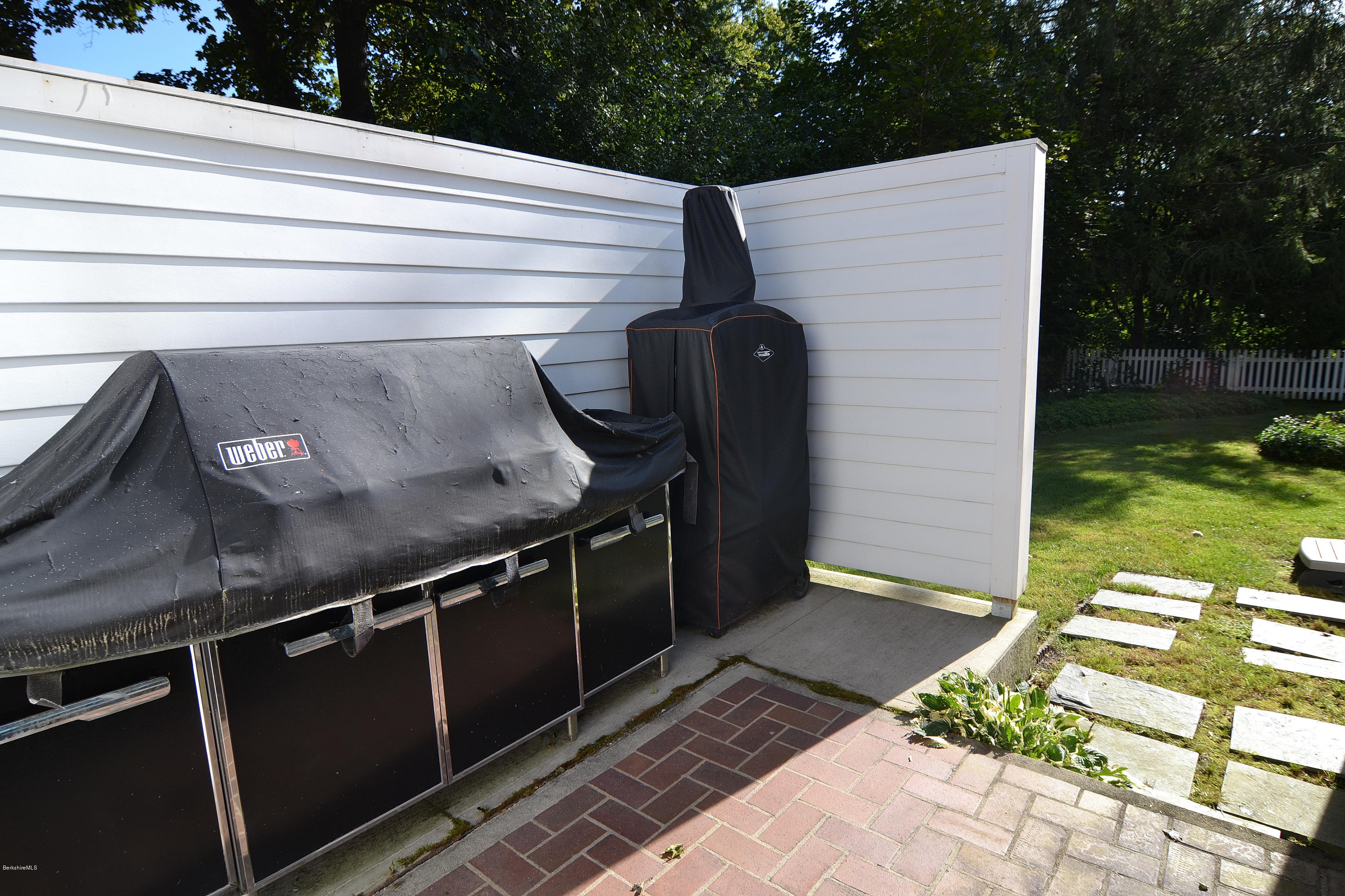 36 Valentine Road Pittsfield, MA 01201 - Photo 29 of 30 patio