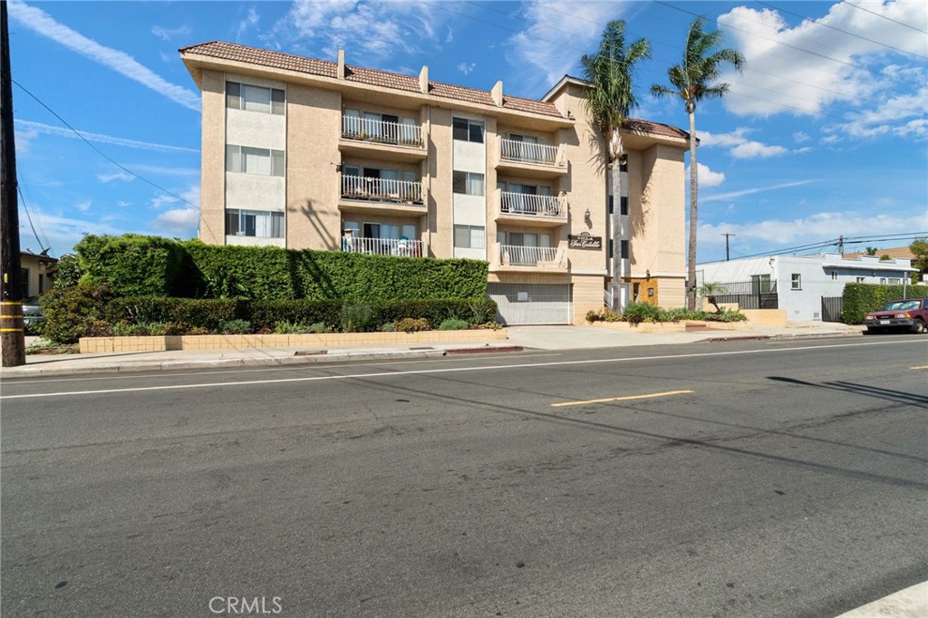 1311 South Grand Avenue, Unit 5 San Pedro, CA 90731 - Photo 15 of 20 a view of street with view of building