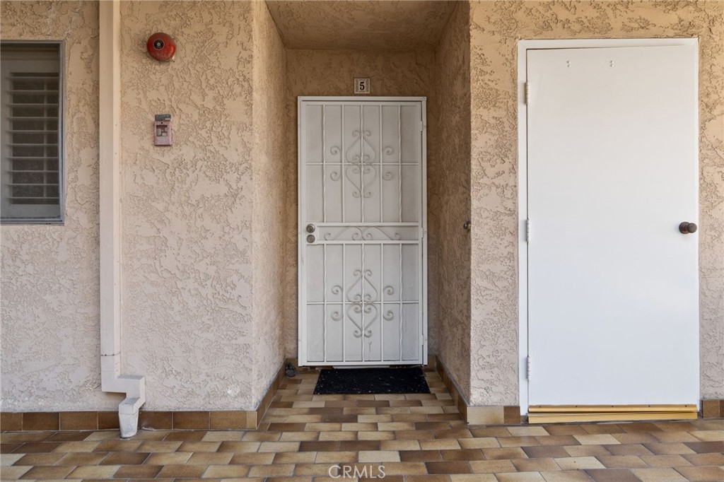 1311 South Grand Avenue, Unit 5 San Pedro, CA 90731 - Photo 5 of 20 a view of a wooden door
