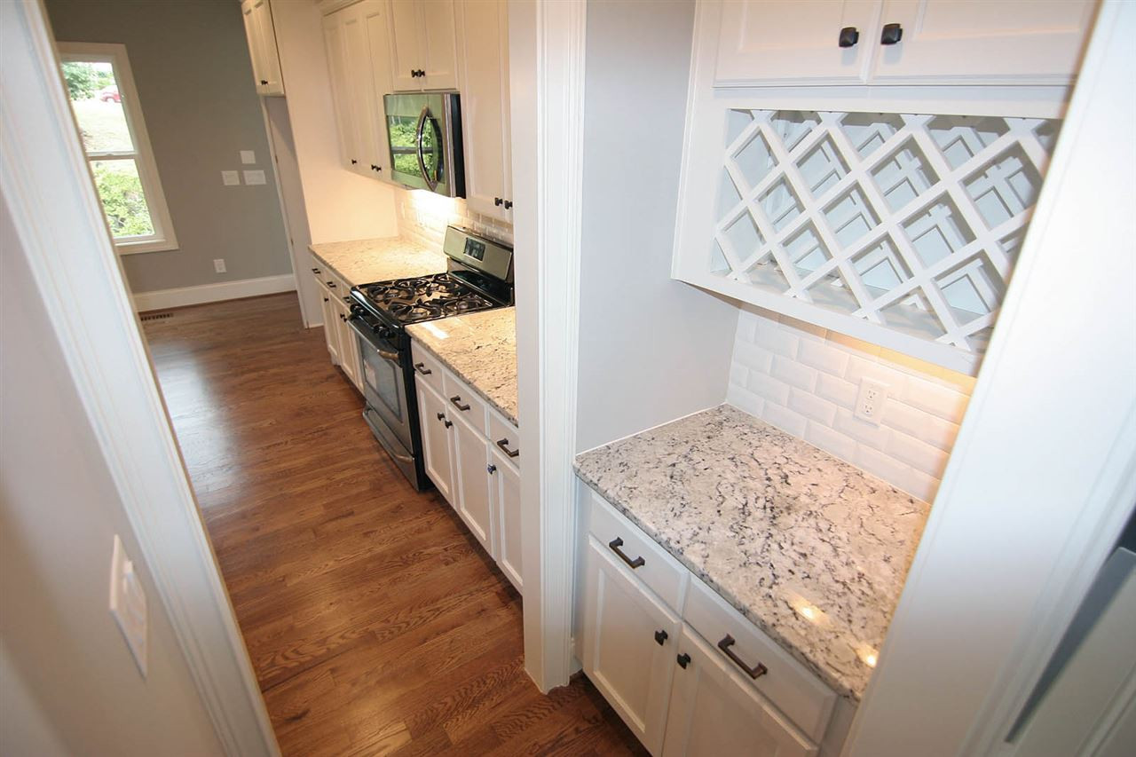 6104 Cliff Edge Trail Raleigh, NC 27613 - Photo 13 of 30 butler pantry