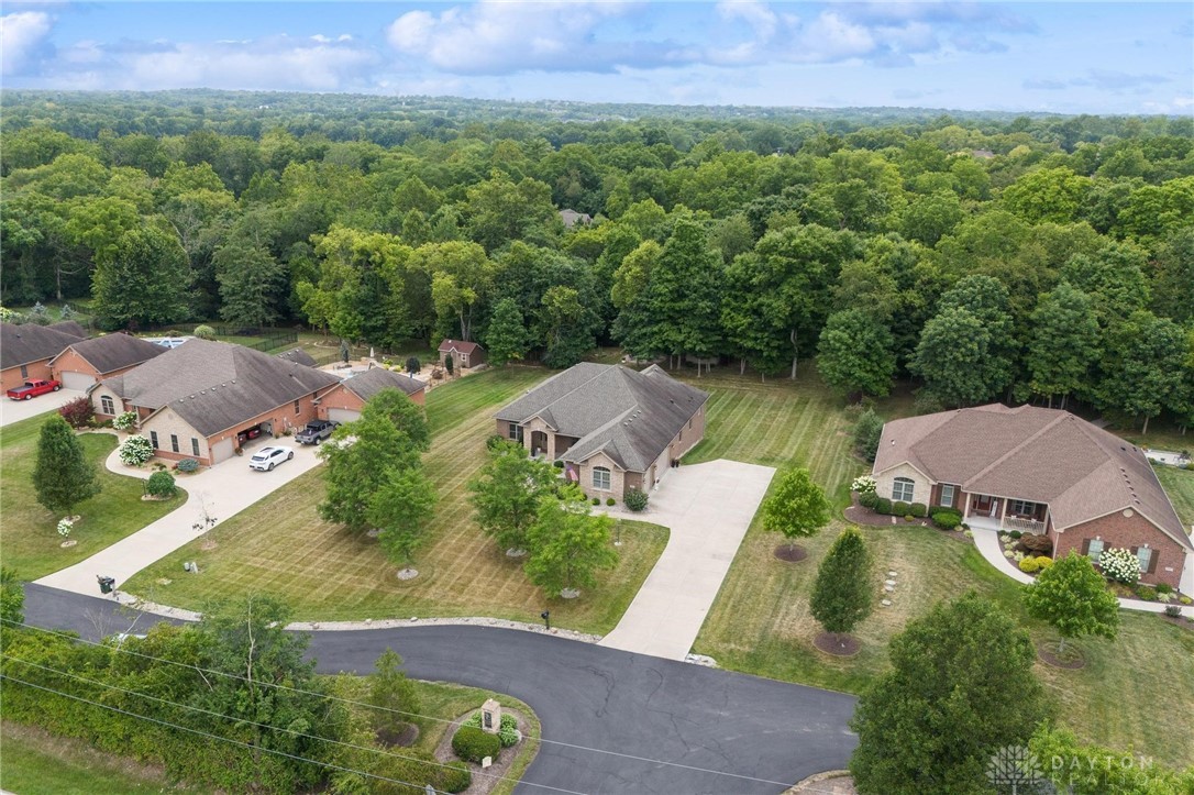 6863 Bunnell Hill Road Springboro, OH 45066 - Photo 2 of 38