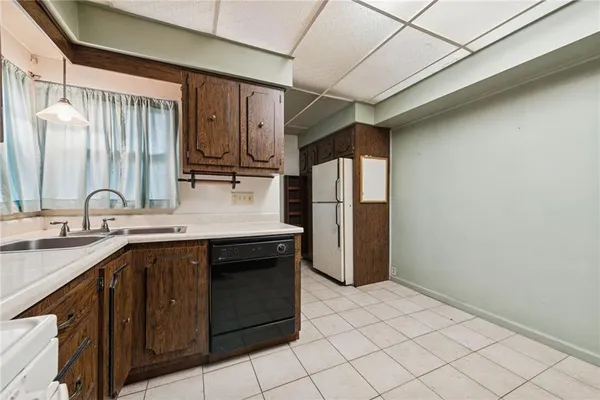 $67,000 | 122 North Holland Avenue, Braddock, PA 15104