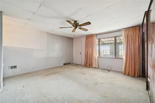 $67,000 | 122 North Holland Avenue, Braddock, PA 15104