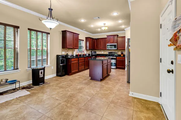 $2,695 | 4558 Hermosa Road, Crestview, FL 32539