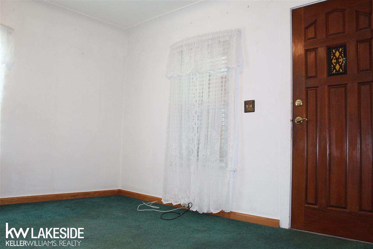 323 Woodward Avenue Rochester, MI 48307 - Photo 18 of 28 31349444-17.JPG