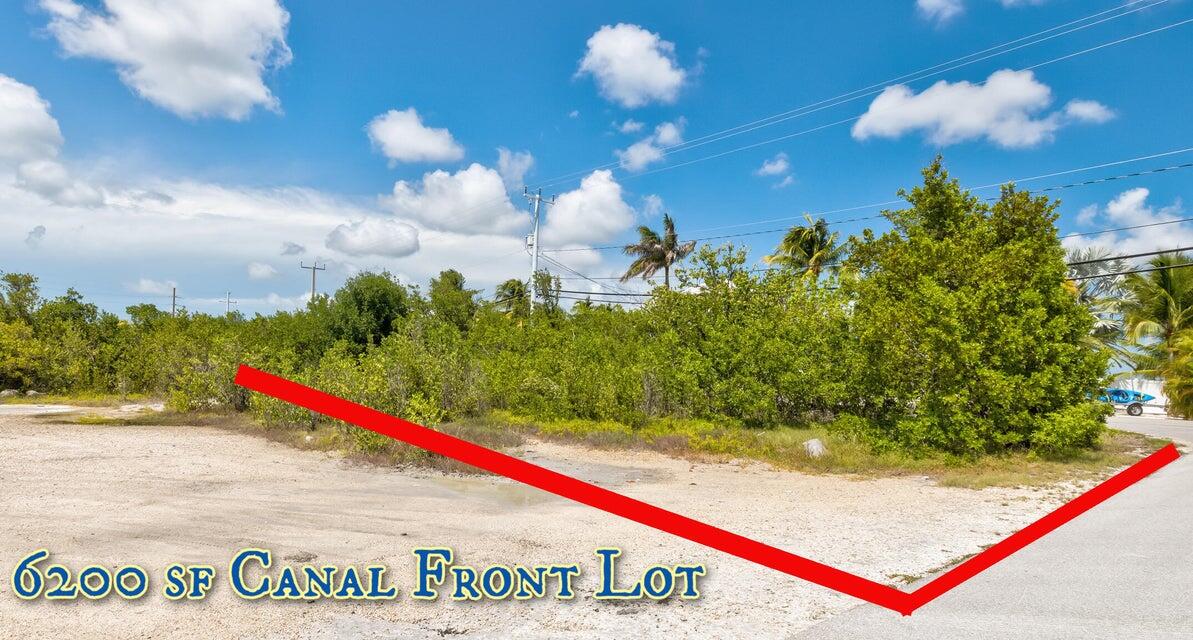 27463 Antigua Road Summerland Key, FL 33042 - Photo 1 of 2 a view of a park