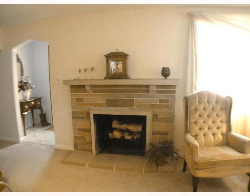 5735 Meridian Road Gibsonia, PA 15044 - Photo 3 of 18 Living Room.