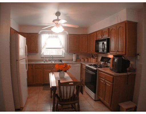 5735 Meridian Road Gibsonia, PA 15044 - Photo 5 of 18 Kitchen.