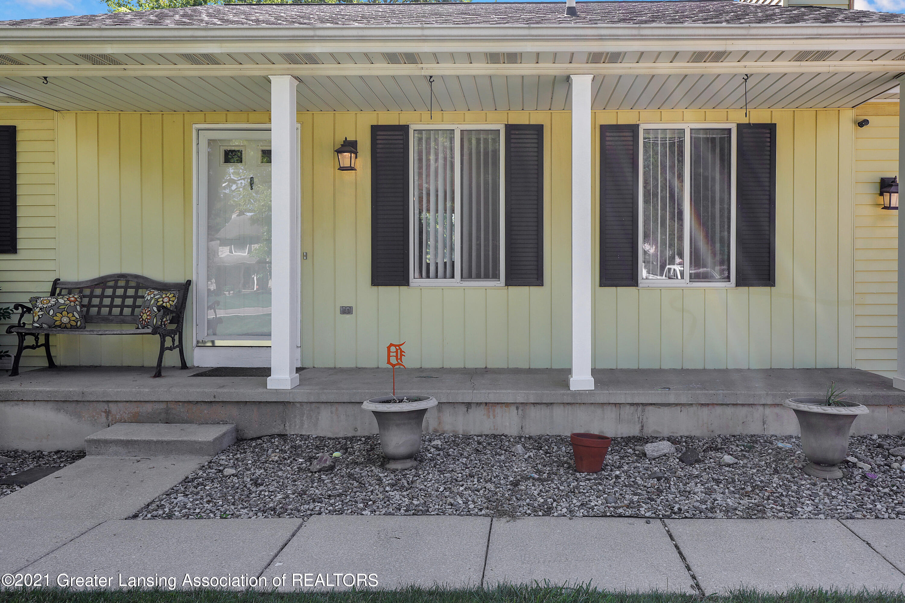 5884 Green Road Haslett, MI 48840 - Photo 2 of 28 9I3A0200