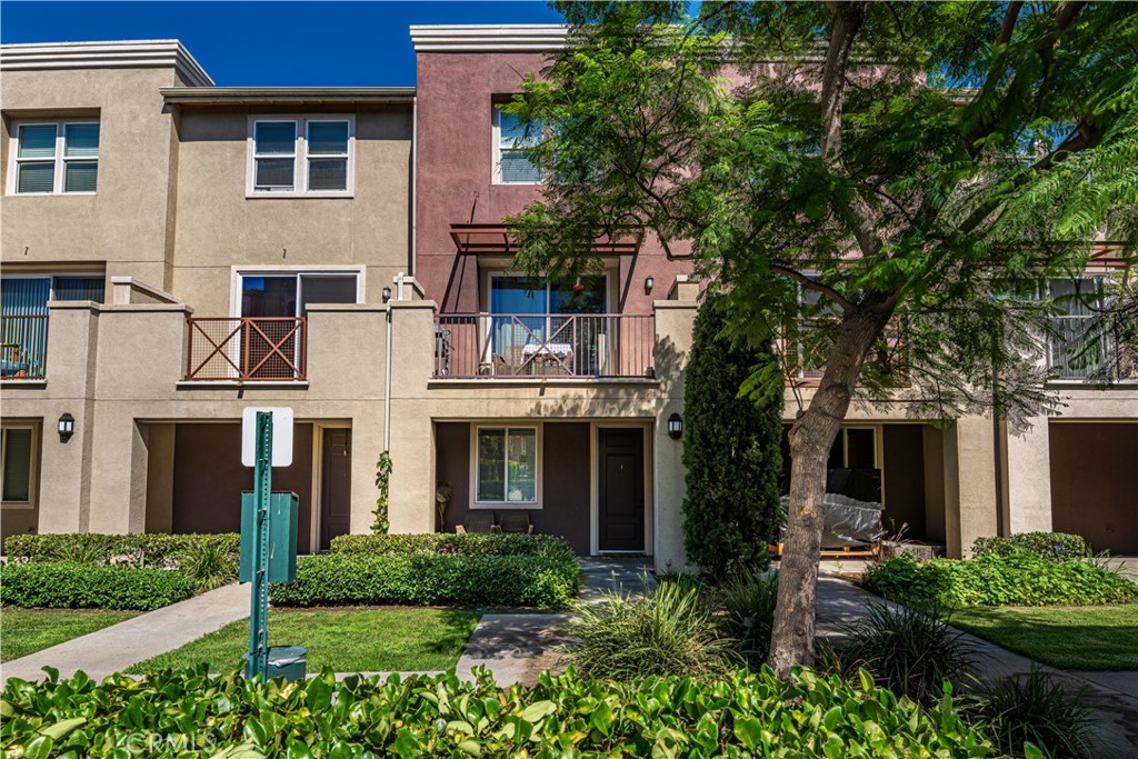 500 North Willowbrook Avenue, Unit M4 Compton, CA 90220 - Photo 1 of 1
