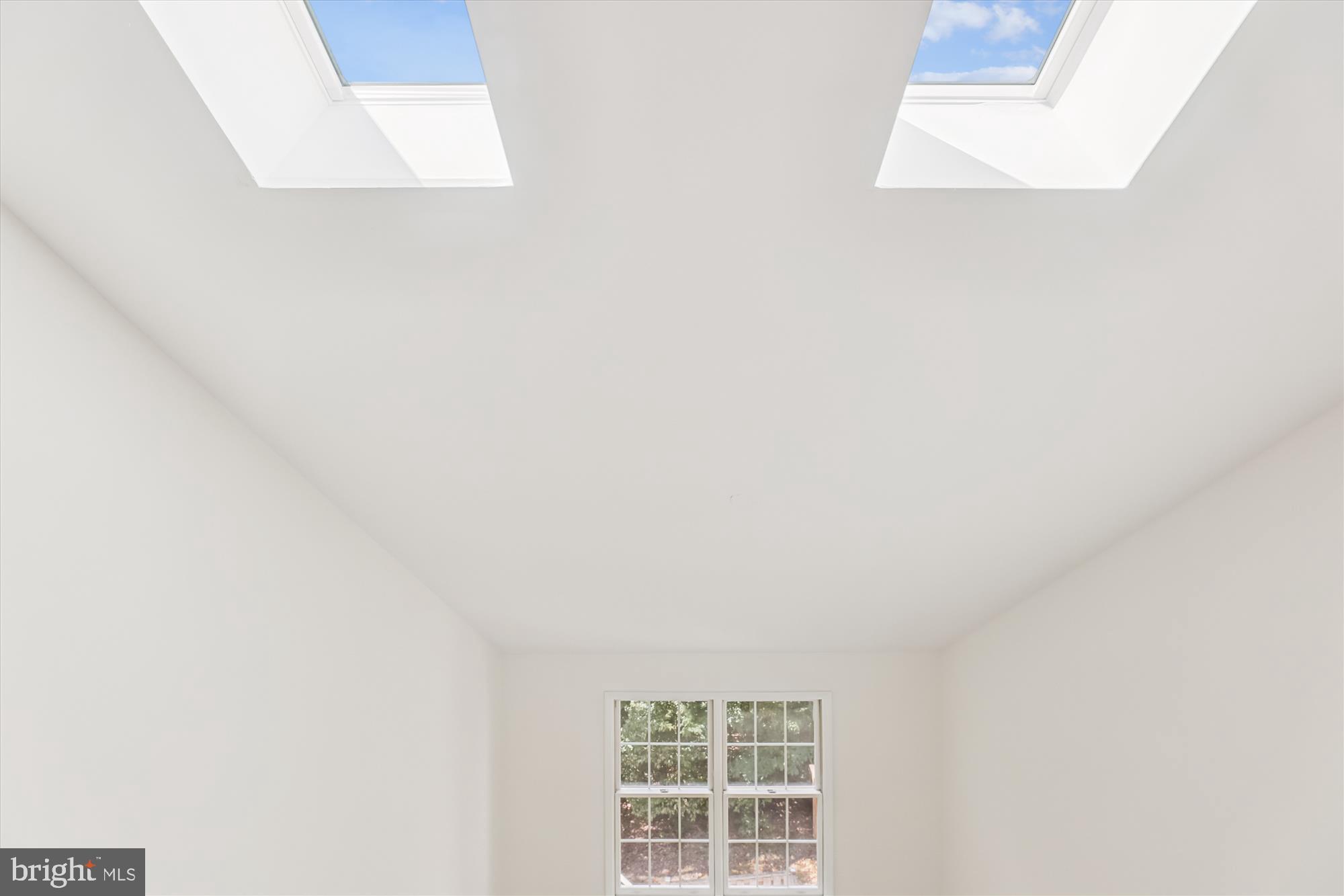 8840 Eagle Rock Lane Springfield, VA 22153 - Photo 33 of 52 close up of a white marble wall