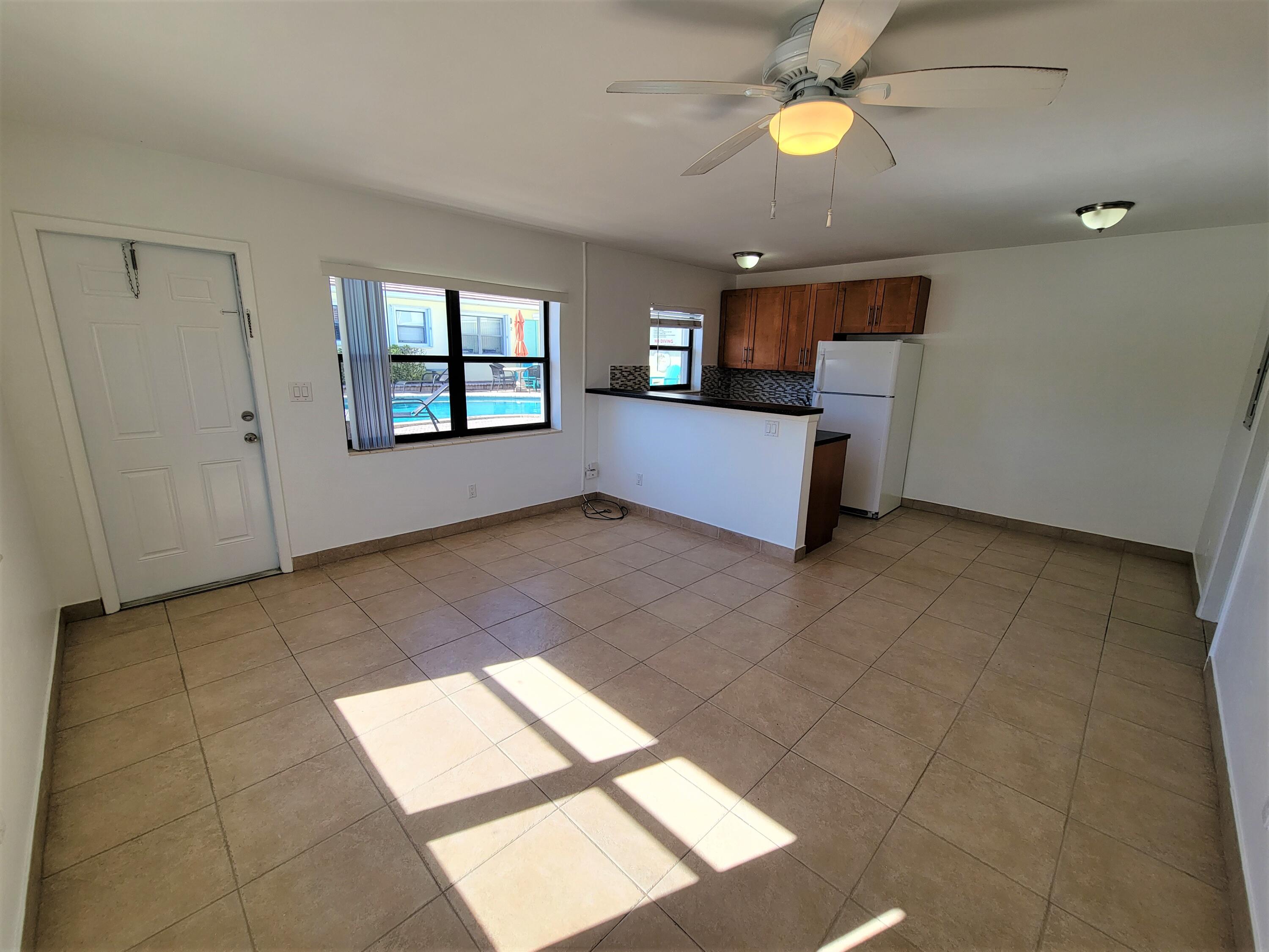 1 Tropical Drive, Unit 8 Ocean Ridge, FL 33435 - Photo 4 of 16 liv2