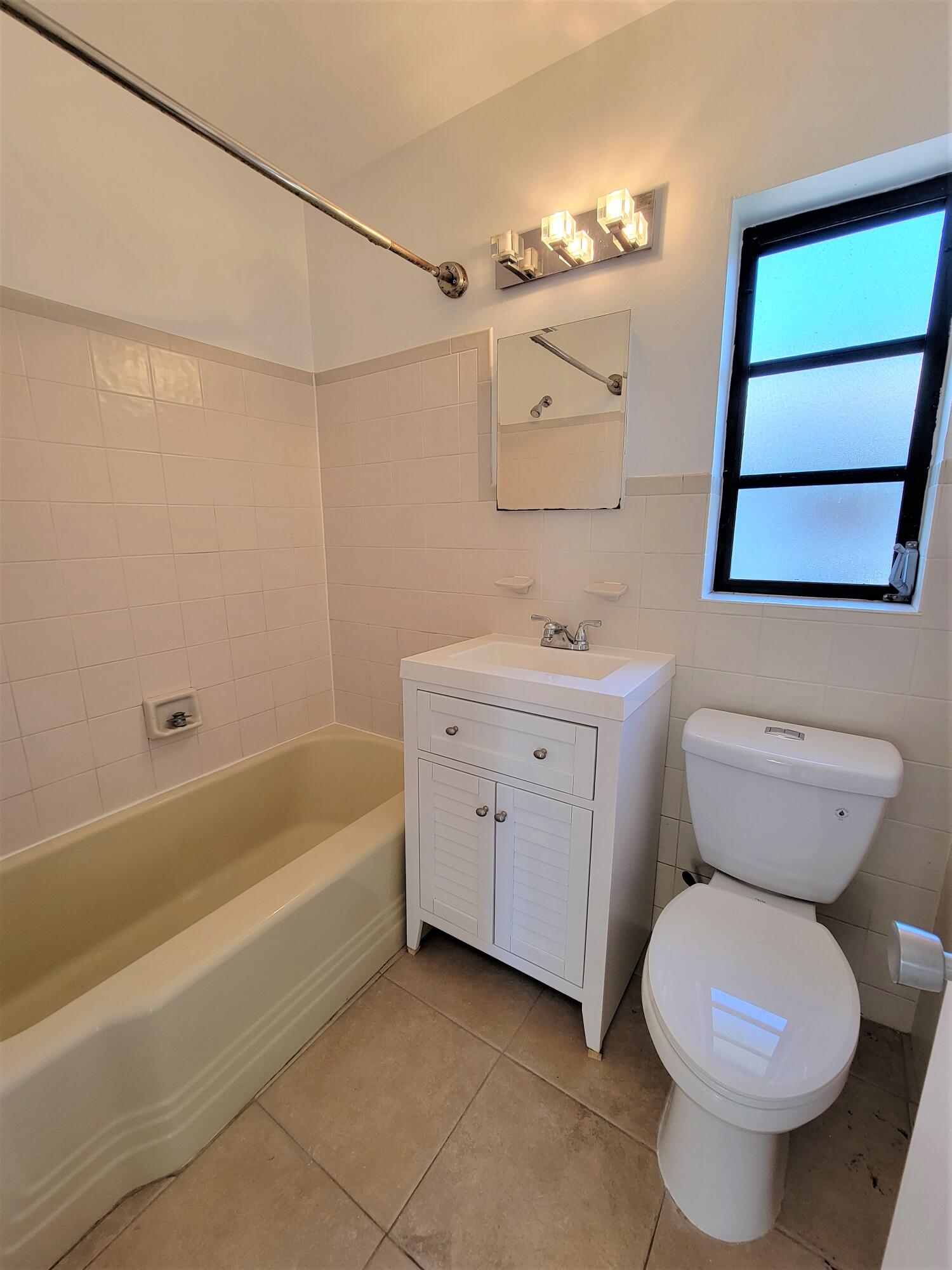 1 Tropical Drive, Unit 8 Ocean Ridge, FL 33435 - Photo 8 of 16 Bath