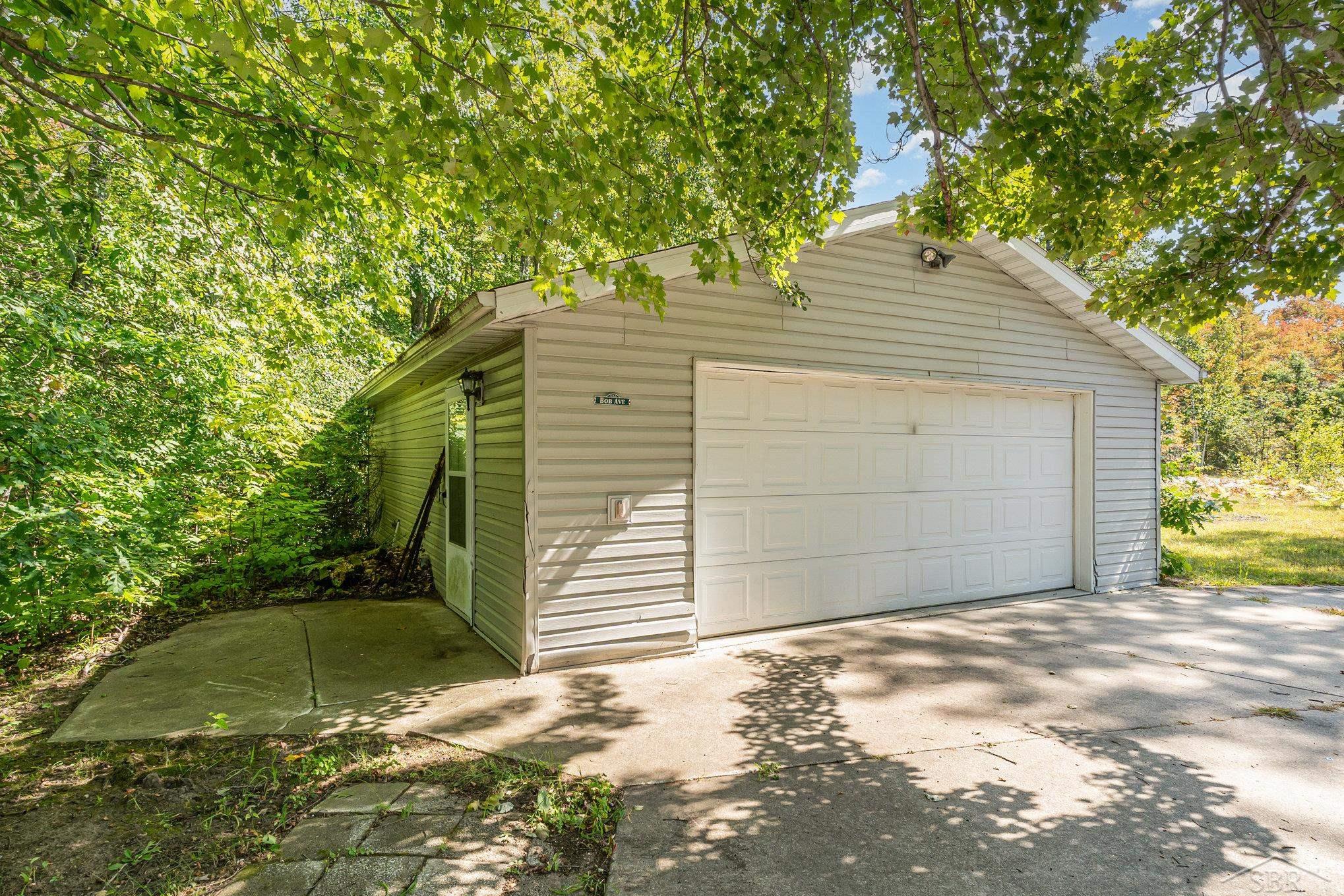 2045 Estey Road Rhodes, MI 48652 - Photo 20 of 21
