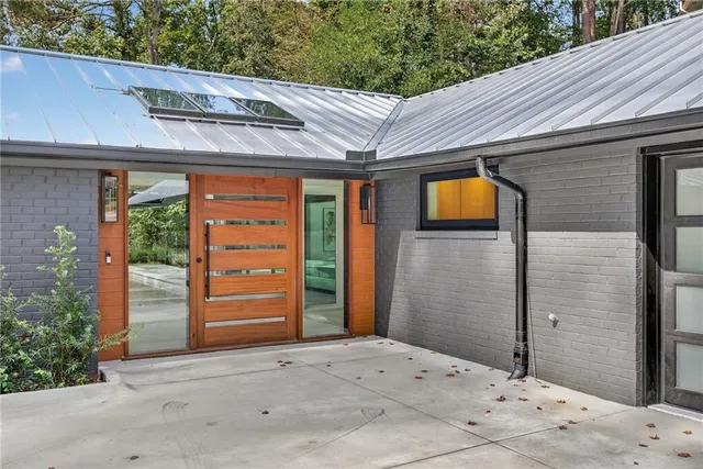 $2,850,000 | 585 Amberidge Trail Northwest, Atlanta, GA 30328