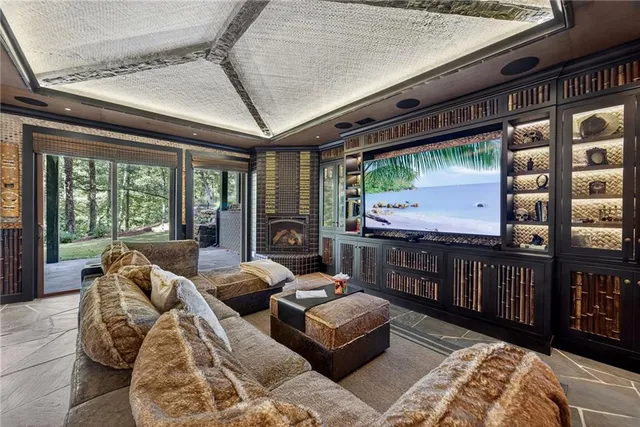 $2,850,000 | 585 Amberidge Trail Northwest, Atlanta, GA 30328