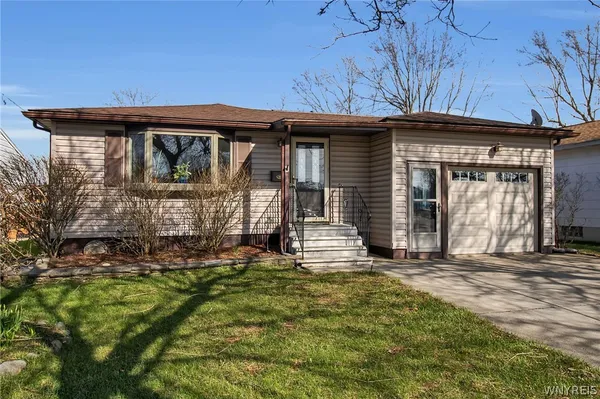 $249,900 | 15 Theresa Drive, Cheektowaga, NY 14227