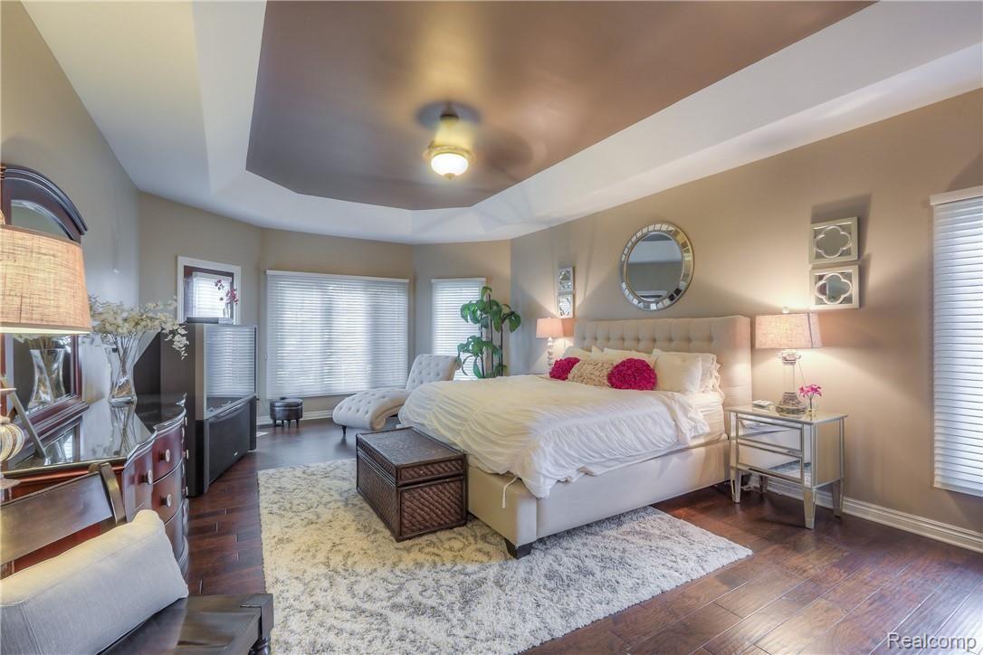 4873 Goodison Pl Drive Rochester, MI 48306 - Photo 16 of 55 16 - First Floor Master.jpg