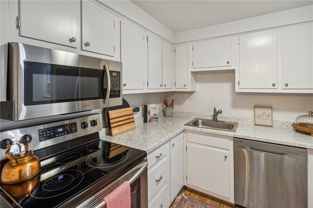 226 Wyngate Road Coraopolis, PA 15108 - Photo 11 of 32 Gallery Image 11