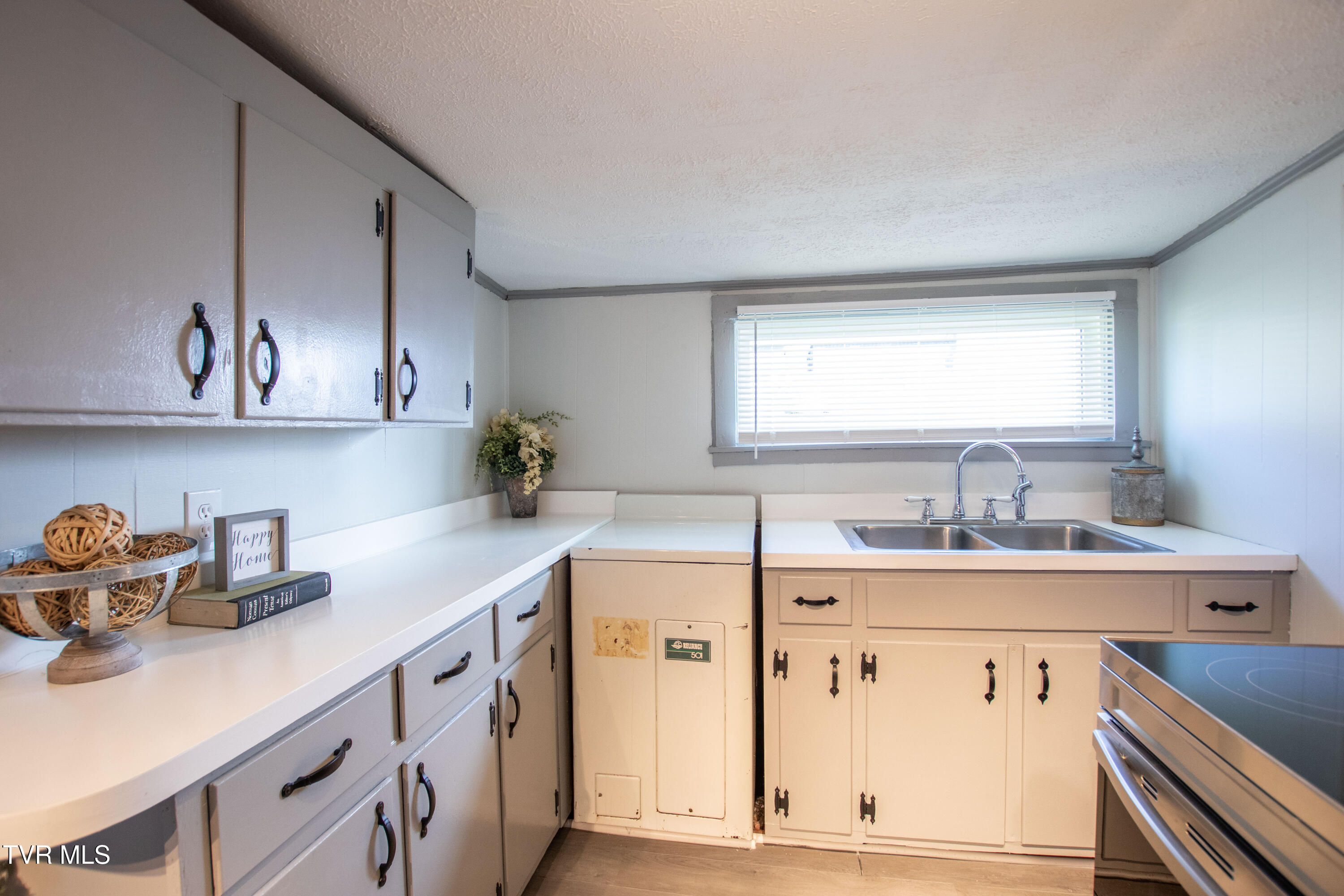 1826 Pittstown Road Bristol, VA 24201 - Photo 20 of 41 Kitchen