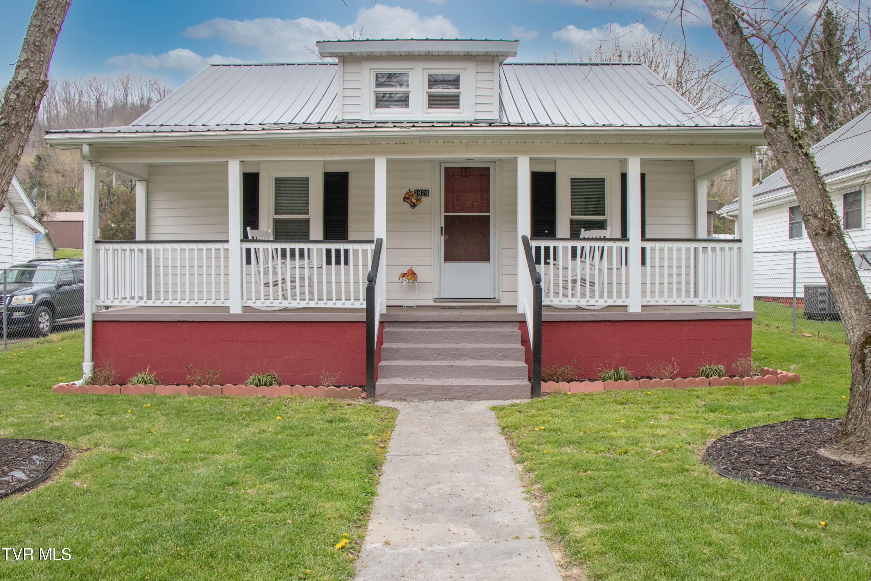 1826 Pittstown Road Bristol, VA 24201 - Photo 2 of 41 Front