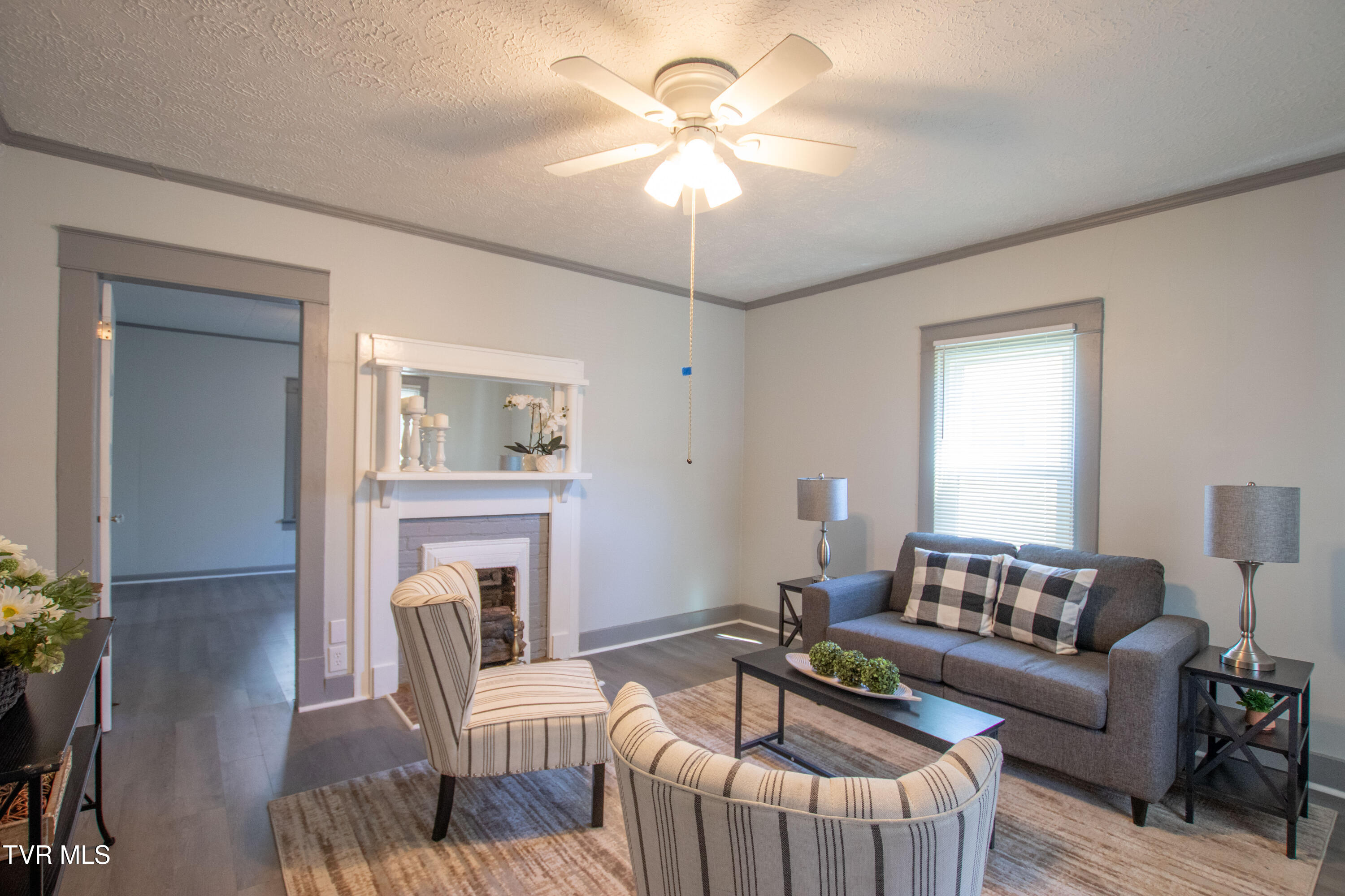1826 Pittstown Road Bristol, VA 24201 - Photo 30 of 41 Living Room