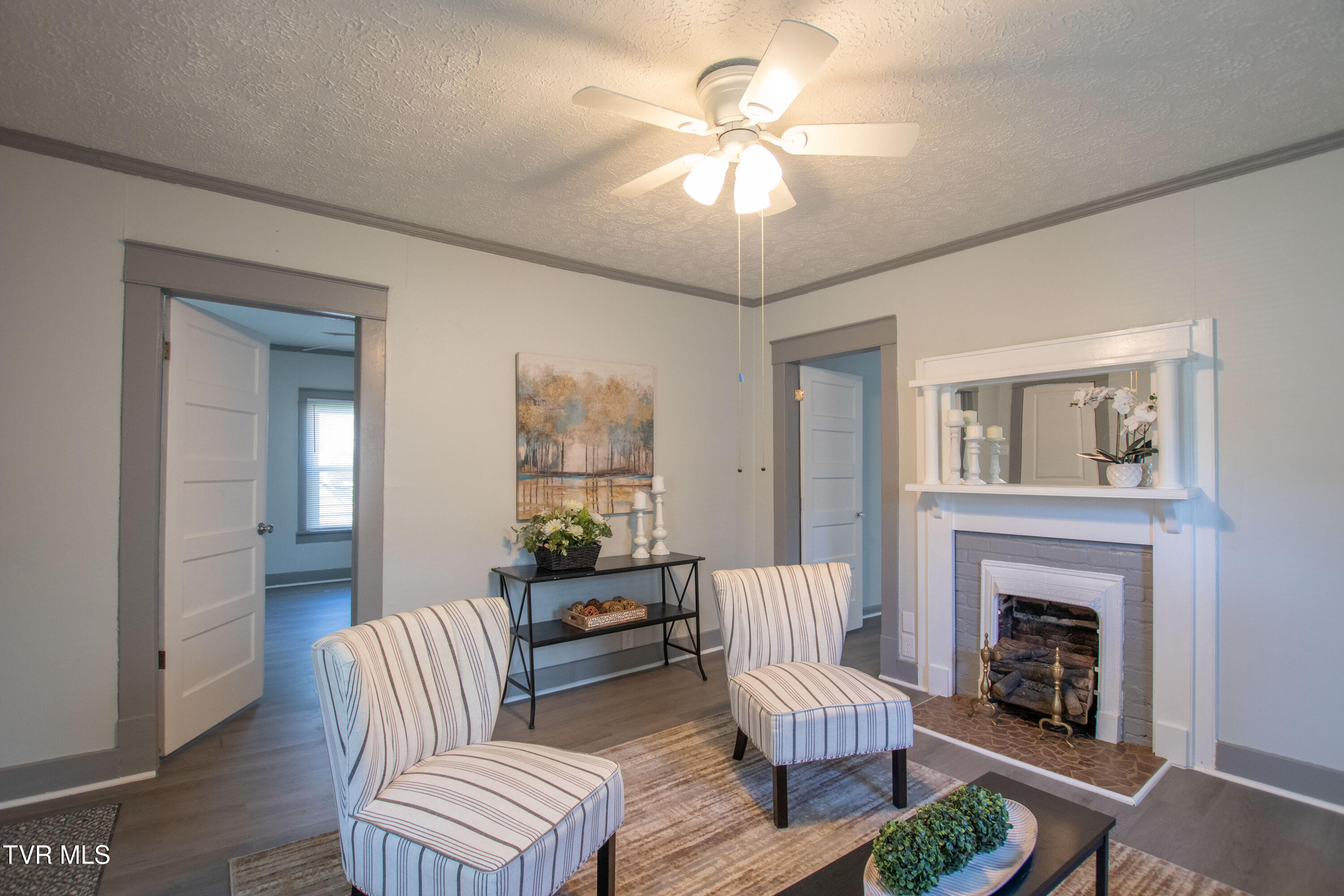 1826 Pittstown Road Bristol, VA 24201 - Photo 31 of 41 Living Room