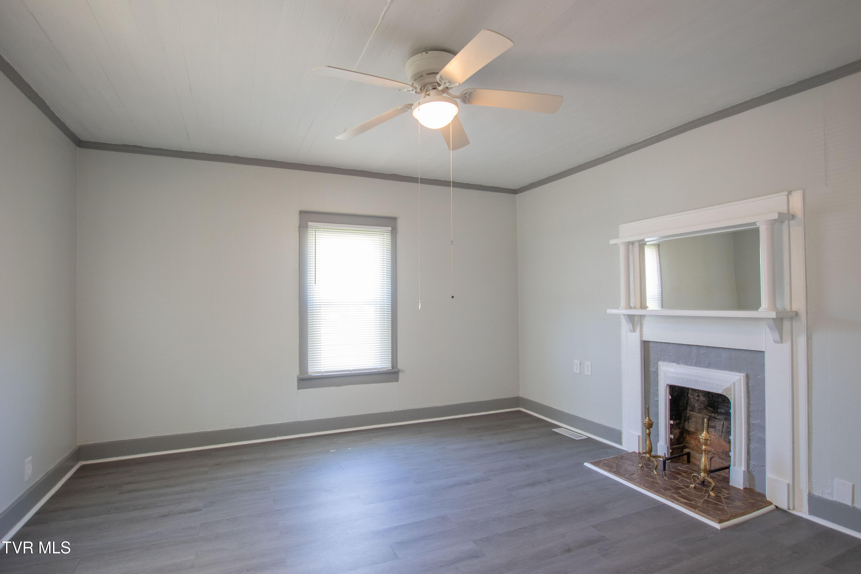 1826 Pittstown Road Bristol, VA 24201 - Photo 33 of 41 Bedroom 1