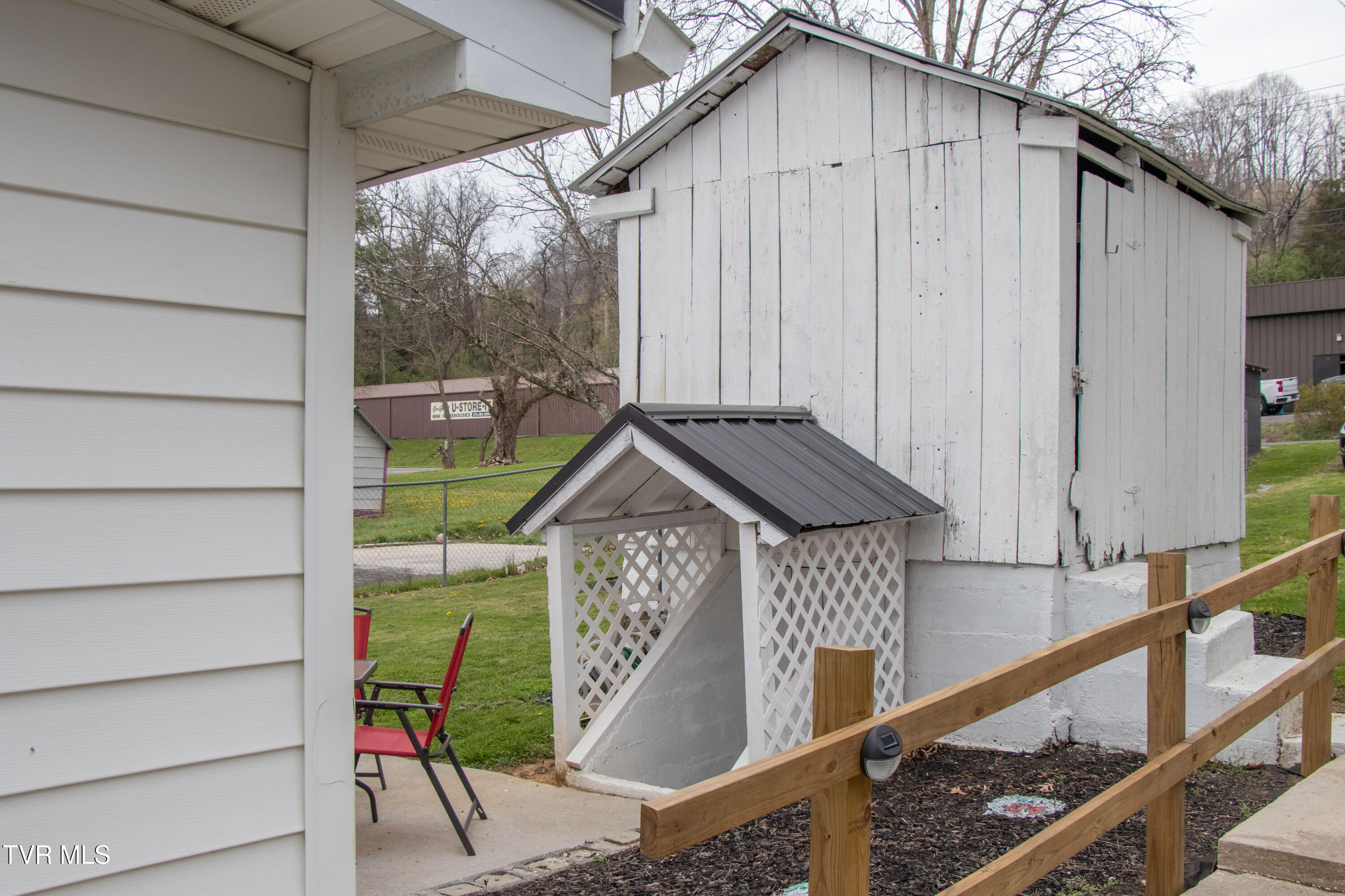 1826 Pittstown Road Bristol, VA 24201 - Photo 6 of 41 Storage